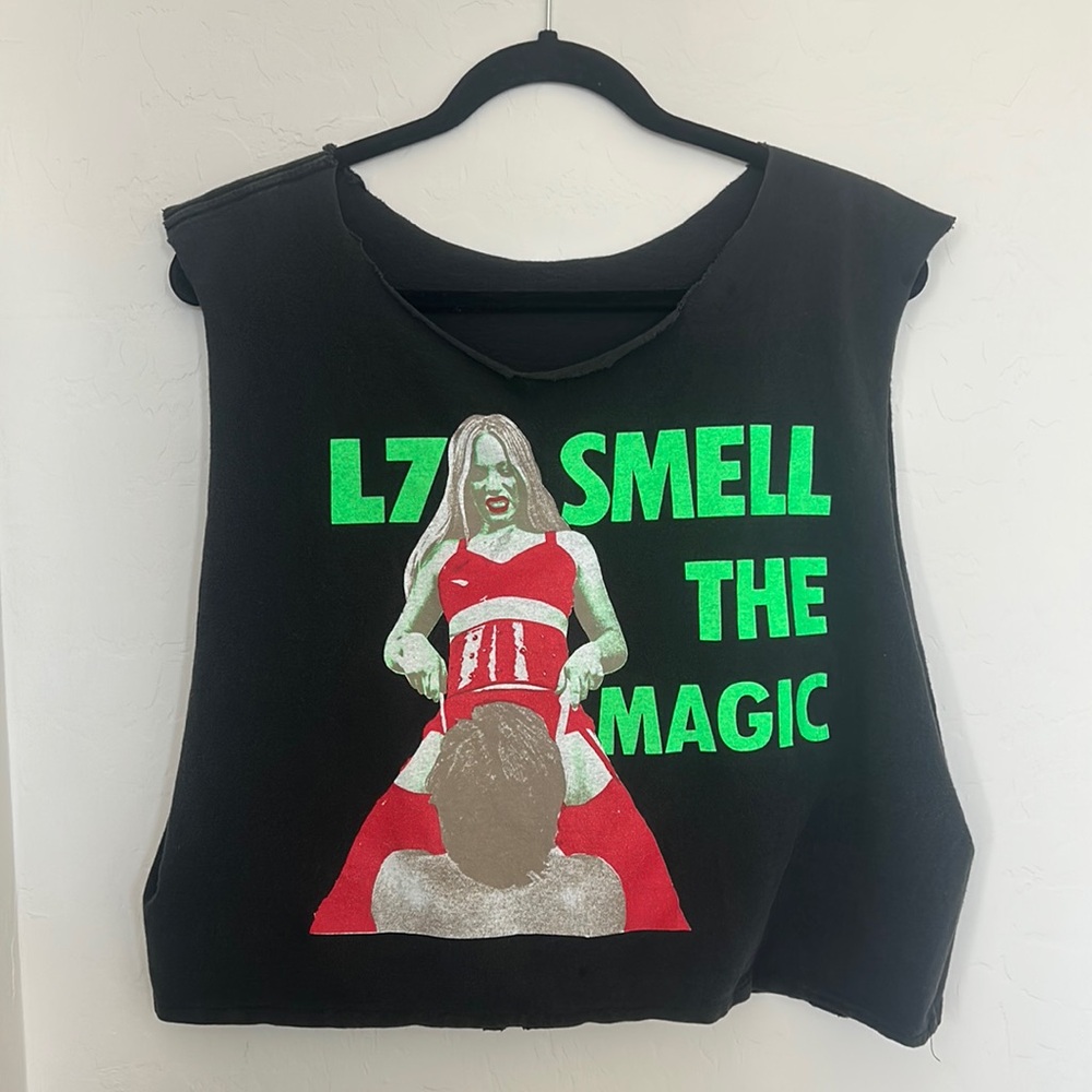 Vintage L7 smell the magic tour shirt muscle tee with crop hem.